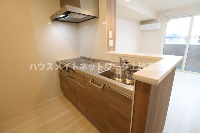 シャインピークス上越妙高 Ｃのキッチン|対面キッチン（IHクッキングヒーター付）