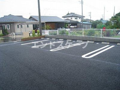 Ｍソレイユの駐車場|高崎、前橋のお部屋探しはエンドスケープまで！お客様の理想お聞かせ下さい♪