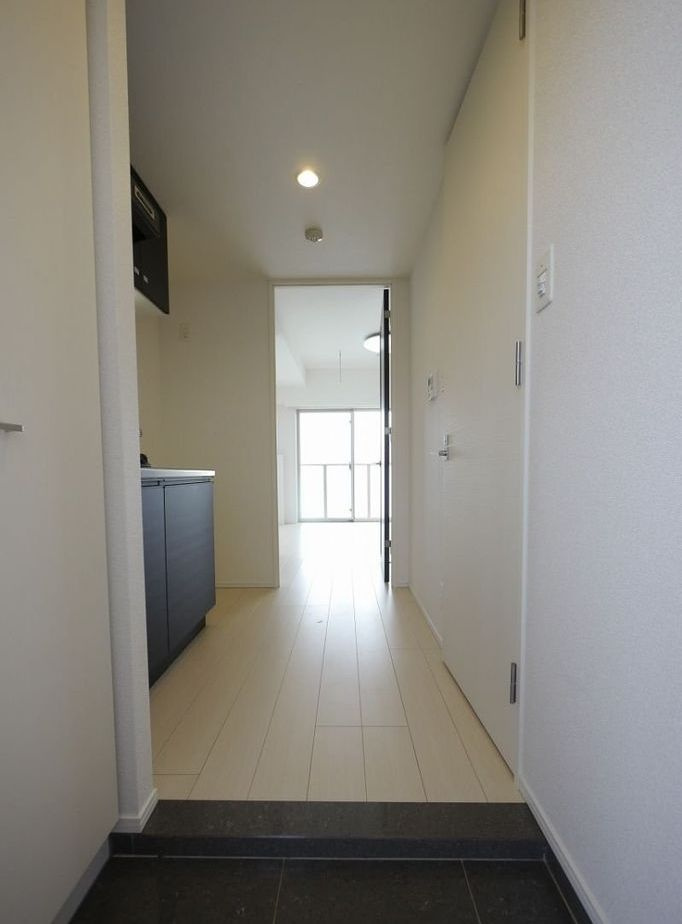 ＲｚＰＬＡＣＥ．ＡＺＥＳＴ高島平の玄関