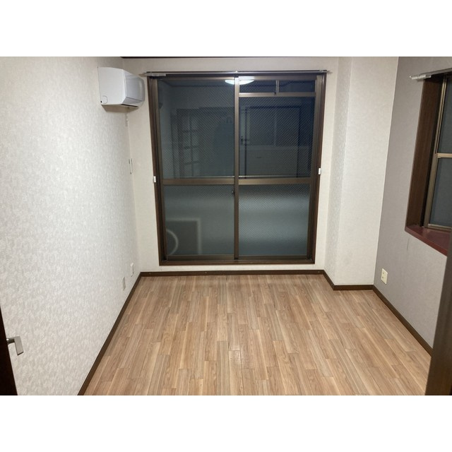 藤原町マンションの居間・リビング