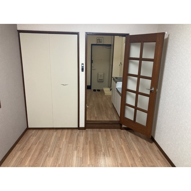 藤原町マンションの居間・リビング