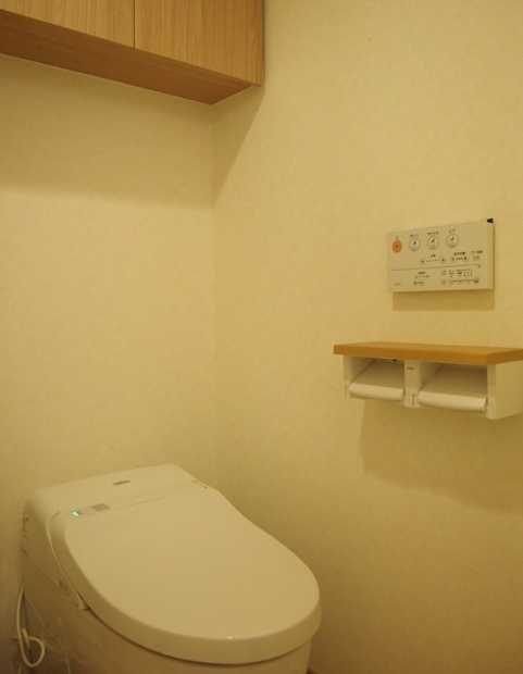 ルーブル三軒茶屋参番館　分譲賃貸　オートロック　敷金0のトイレ