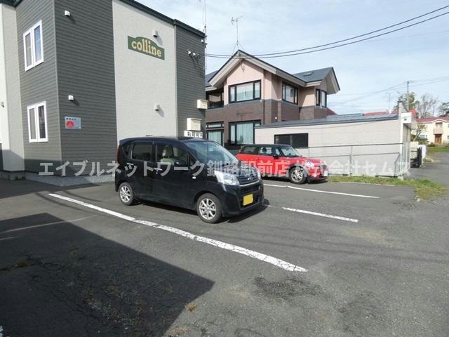 Colline（コリーヌ）の駐車場