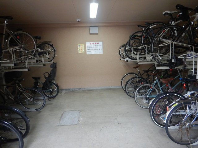 ルネ・上野桜木の駐輪場