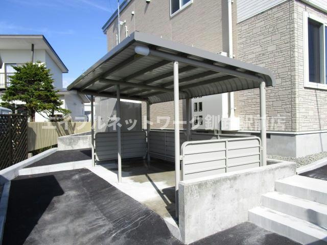 クレイトンヒルズ興津の駐車場