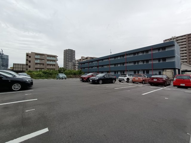 サンテラス浄水の駐車場