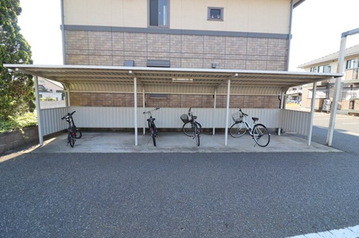 エクレール・コート　ⅠⅡⅢ の駐車場|駐輪場