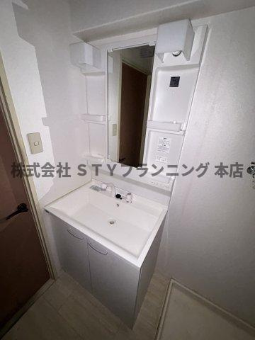 仲介手数料０円！グランディ城見Ⅰの独立洗面台