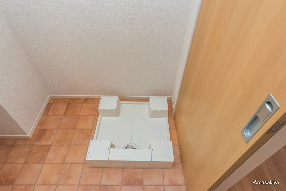 アウトゥーノ尾張部の洗面所|室内洗濯機置き場