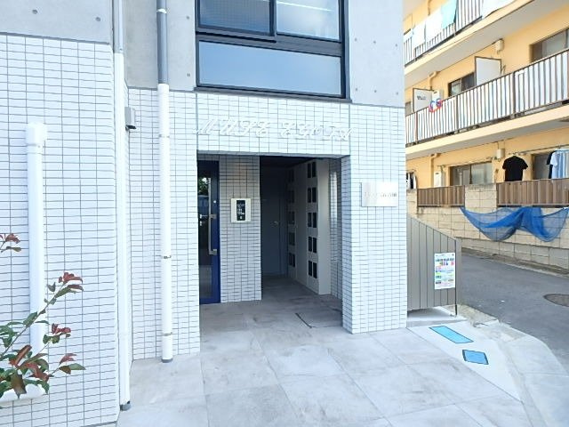 イーリス江古田のエントランス