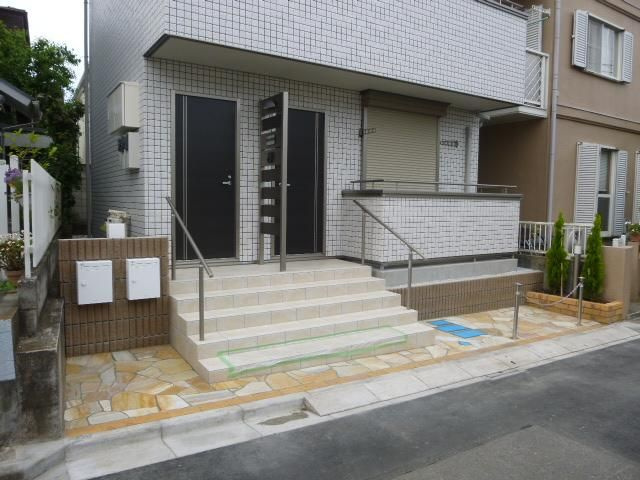 ＳＫＹ　ＴＥＲＲＡＣＥ　スカイテラスのエントランス|落ち着いたエントランスです