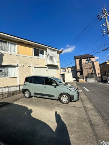 ソレアード三好の駐車場