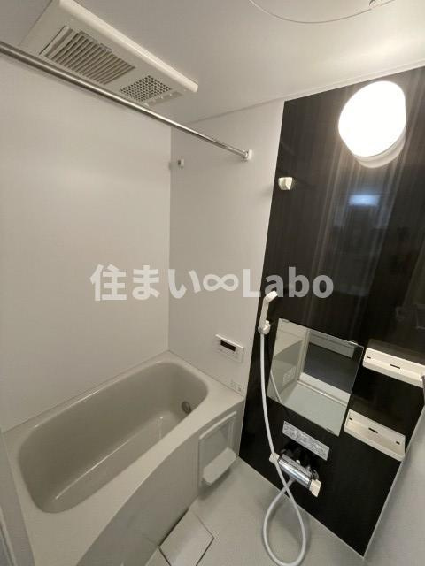 アドバンス光丘の浴室