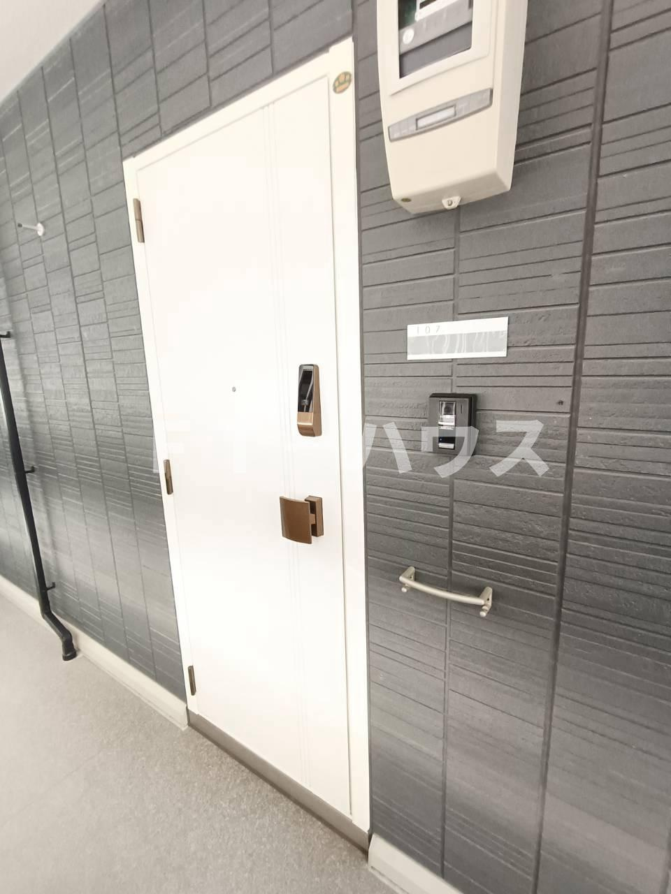 East Side Residence 2の玄関