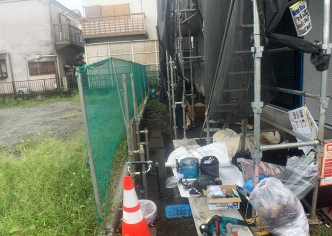 【駐車場】 | 駐車場と明記されていても、最小スペースでつくられた駐車場だと大型車は駐車できなかったり、出入りしにくくなったりする可能性があります。お車のサイズと購入したい物件の駐車場のサイズを現地で確認しましょう。