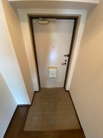 リバティベル三好丘の玄関