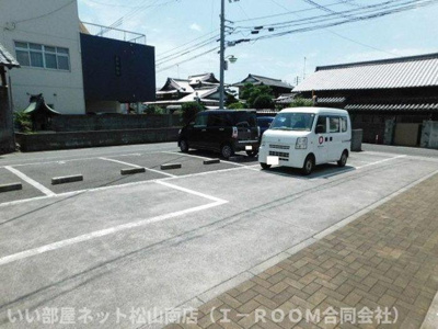 【駐車場】 | フラワーハイツ久米
