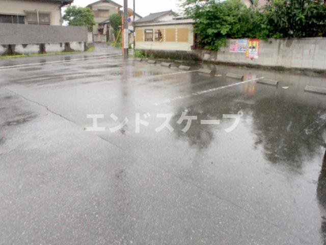 メゾン･ルーチェの駐車場|高崎、前橋、伊勢崎エリアのお部屋探しはエンドスケープまで！お客様の理想お聞かせ下さい♪