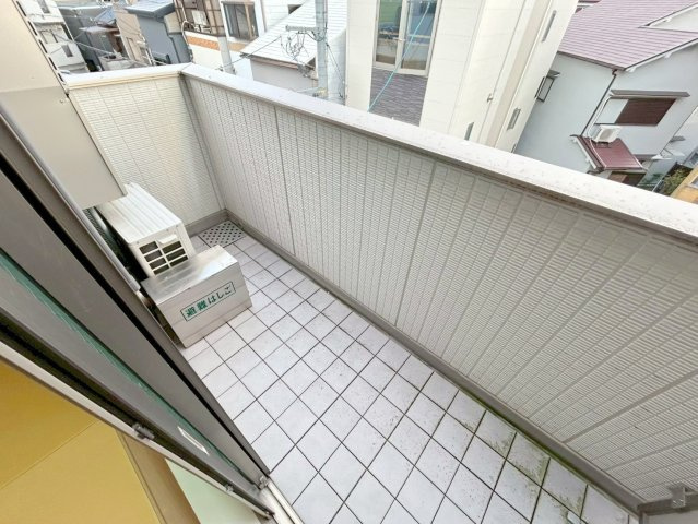 震雲マンションのバルコニー