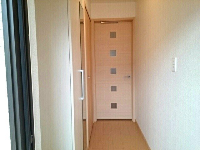 パティオ　Ⅰの玄関|明るい玄関です