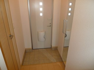ポラリスⅡの玄関|きれいな玄関です