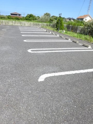 フォーシーズンⅢの駐車場|駐車スペースもあります