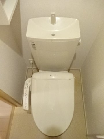 フォーシーズンⅢのトイレ|ゆったりとした空間のトイレです