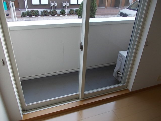 プレッソ前野　Ⅰのバルコニー|外からの目が気にならないバルコニーで洗濯物が干せます