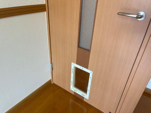 ウィズ　ワン　ヒルズの設備|ペットくぐり扉