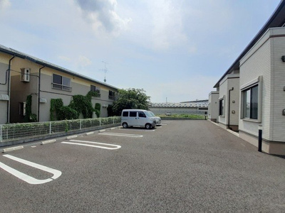 【駐車場】 | レジデンス　ワイズ　エフＢ