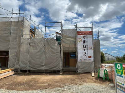 【外観】 | 豊橋市日色野町 新築一戸建て 2号棟 | 現在建築中の外観画像です。ご内覧は同じメーカーの完成物件へご案内いたしますので、いつでもご相談ください！