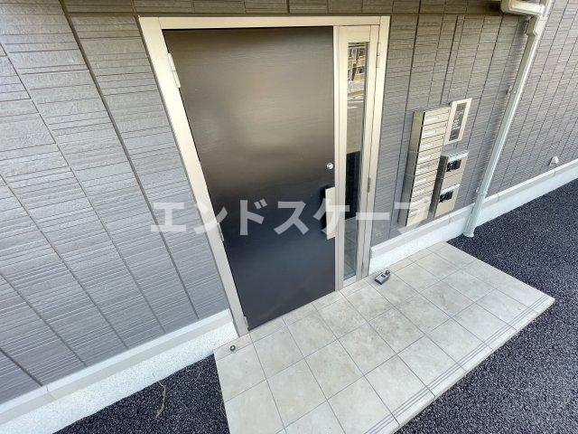 ノアエストのエントランス|高崎、前橋エリアのお部屋探しはエンドスケープまで！お客様の理想お聞かせ下さい♪