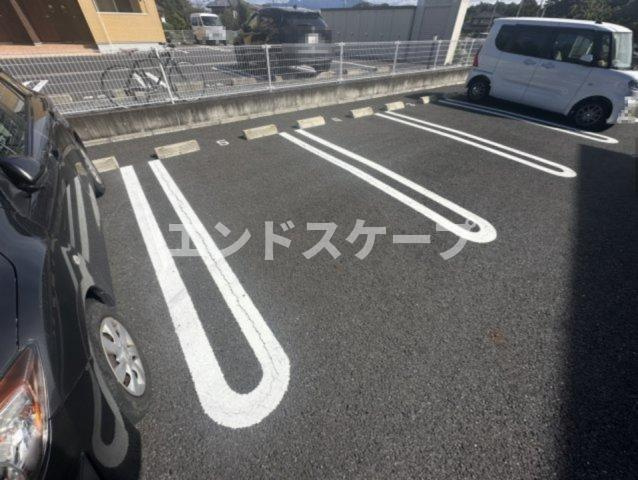 ノアエストの駐車場|高崎、前橋のお部屋探しはエンドスケープまで！お客様の理想お聞かせ下さい♪