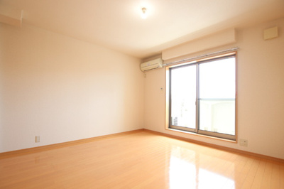 明るいお部屋が魅力的♪