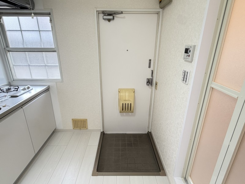 ハイツ蘭の玄関