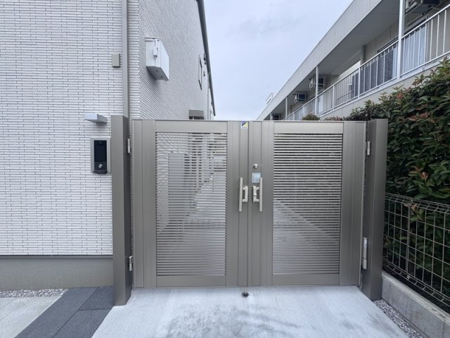 Ｂｅｌｌｅ　Ｌｅａｄ　ＲＯＹＡＬＥのエントランス