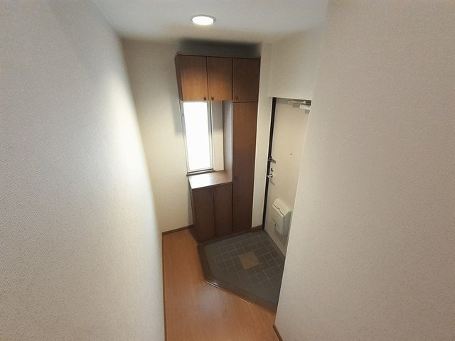 サニ－ヒル柳谷の玄関
