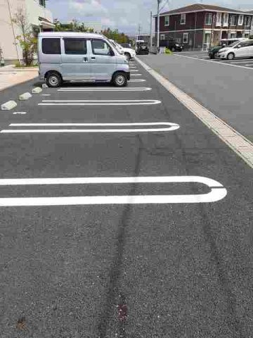 コアレスクＡの駐車場
