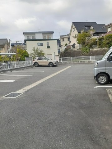 シャングリラⅢの駐車場