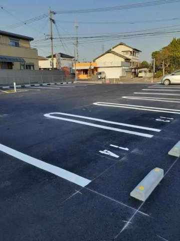 コルソ　エスポワールの駐車場