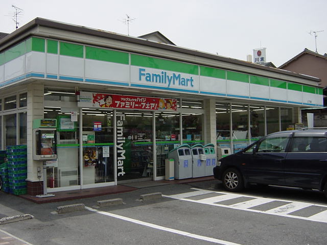 フィオーレ・ドゥエの周辺|ファミリーマート山下通店まで574ｍ