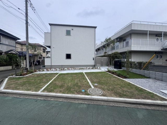 Ｂｅｌｌｅ　Ｌｅａｄ　ＲＯＹＡＬＥの駐車場