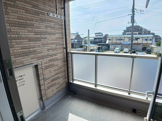 ユニゾン　アザレアⅠのバルコニー