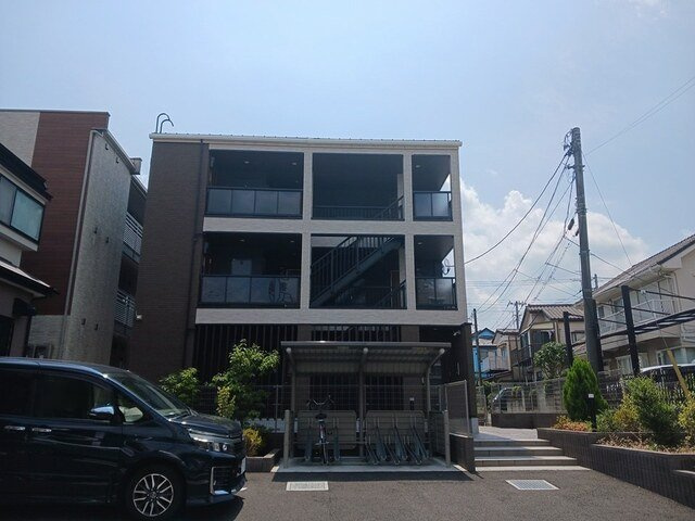 グラナティスの外観