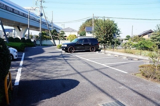 イーストレジデンスⅡの駐車場