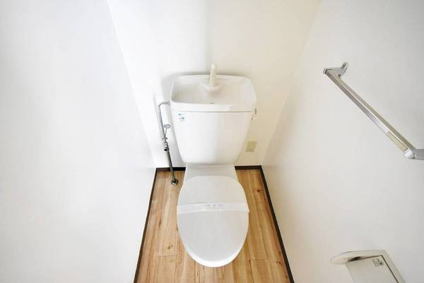 ビレッジハウス五所6号棟のトイレ|ビレッジハウスの同一物件・同一タイプの間取りの写真です