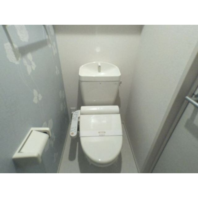 各務原市那加石山町２丁目のアパートのトイレ