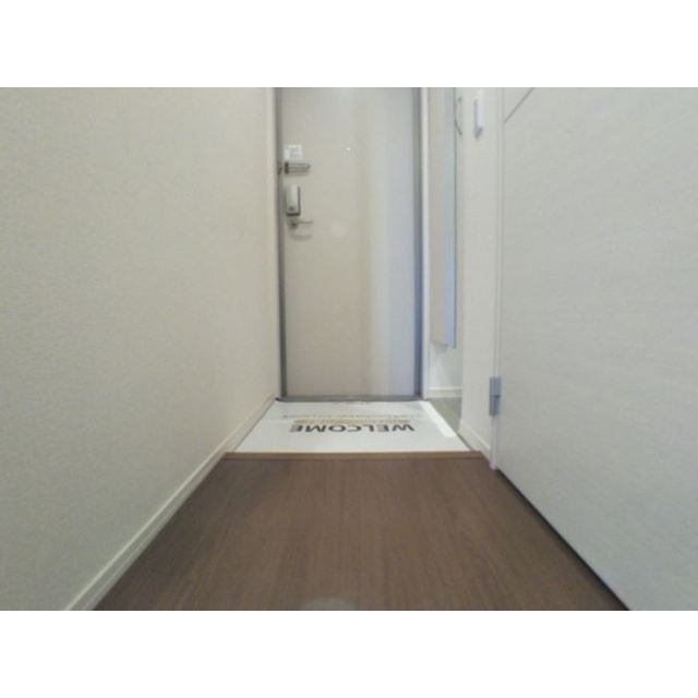 各務原市那加石山町２丁目のアパートの玄関