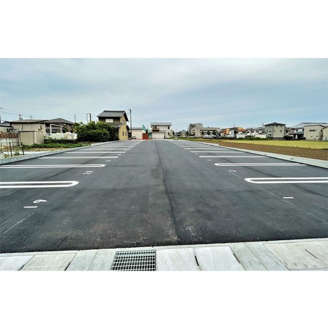 岐阜市鏡島南４丁目の駐車場の外観