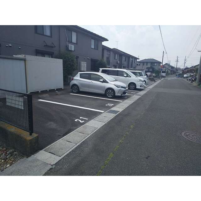 ボヌールの駐車場